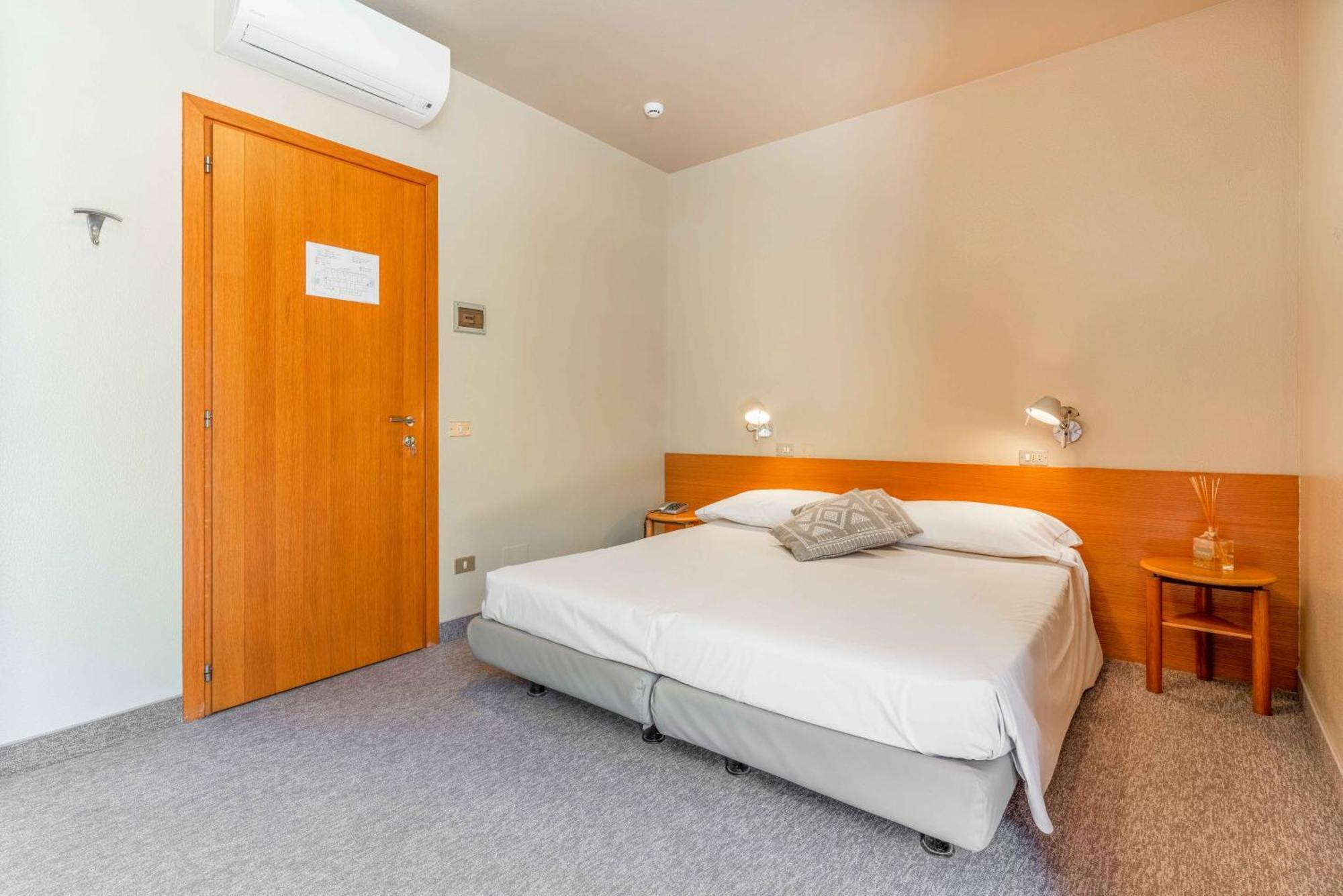 Albergo Sorriso Darfo Boario Terme Exterior photo